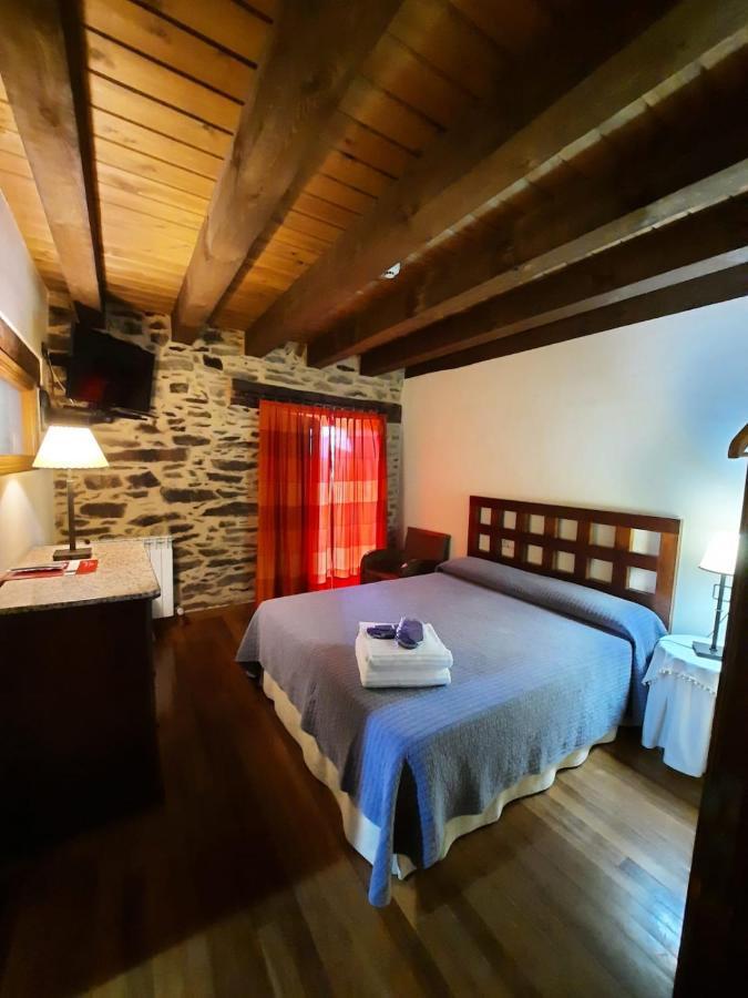 Maison d'hôtes La Hoja De Roble à Puebla de Sanabria Extérieur photo