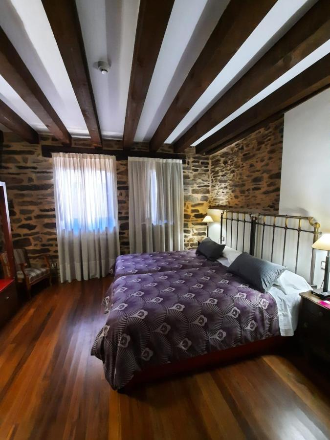 Maison d'hôtes La Hoja De Roble à Puebla de Sanabria Extérieur photo