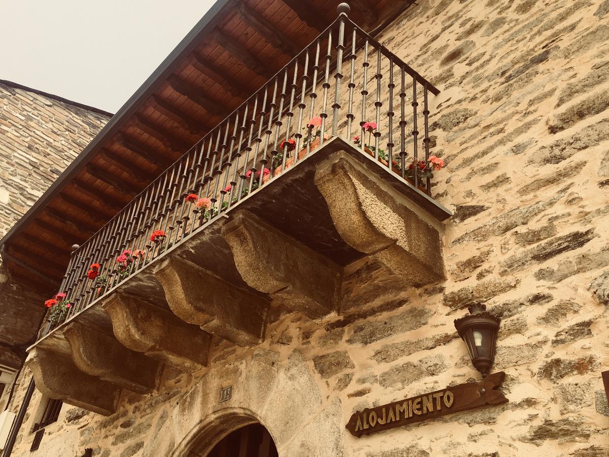 Maison d'hôtes La Hoja De Roble à Puebla de Sanabria Extérieur photo